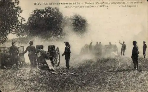 Ak Französische Artilleriebatterie von 75 im Einsatz an der Front bei Arras