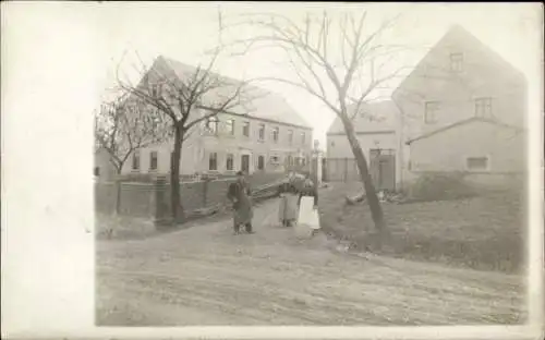 Foto Döbeln in Sachsen, Familie am Gehöft