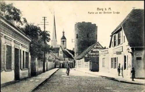 Ak Burg bei Magdeburg, Partie an der Berliner Straße