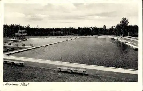 Ak Großröhrsdorf in der Oberlausitz Sachsen, Massenei-Bad, Schwimmbassin