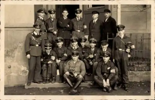 Foto Ak Feuerwehrmänner, Gruppenaufnahme