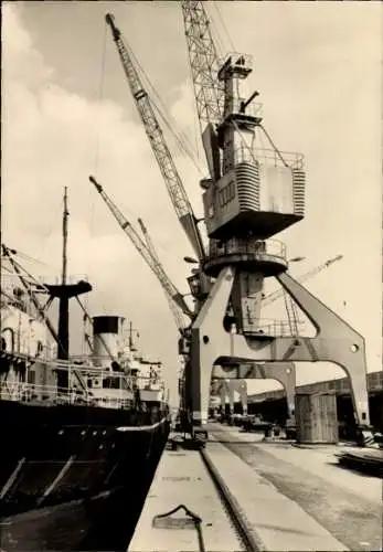 Ak Hansestadt Rostock, Überseehafen, Kran