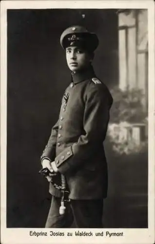 Ak Erbprinz Josias zu Waldeck und Pyrmont, Portrait in Uniform