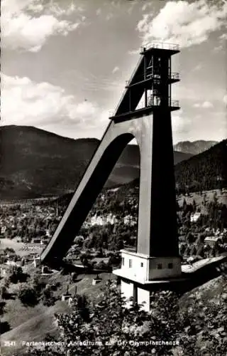 Ak Garmisch Partenkirchen in Oberbayern, Große Olympiaschanze, Aufstiegturm