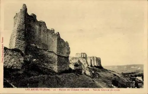 Ak Les Andelys Eure, Ruines du Chateau Gaillard, Vue du Chemin de ronde