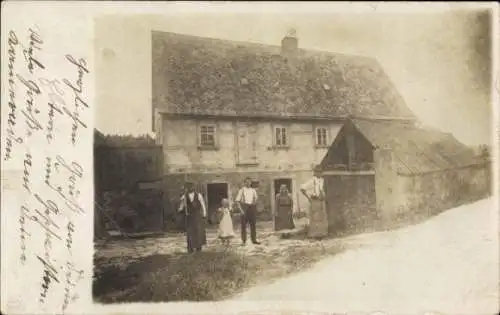 Foto Ak Oelsa Rabenau im Erzgebirge Sachsen, Gehöft, Anwohner