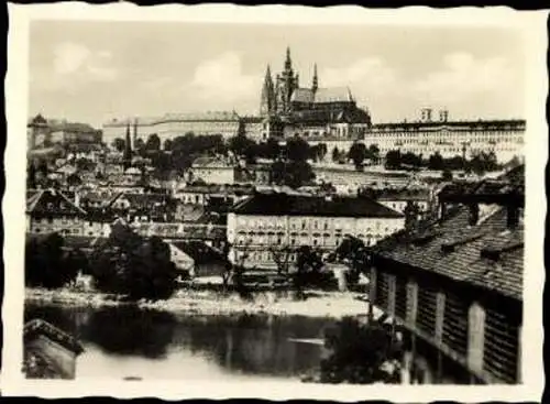 Set von 10 Fotos im Umschlag von  Prag