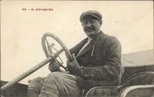 Ak H. Fournier im Automobil