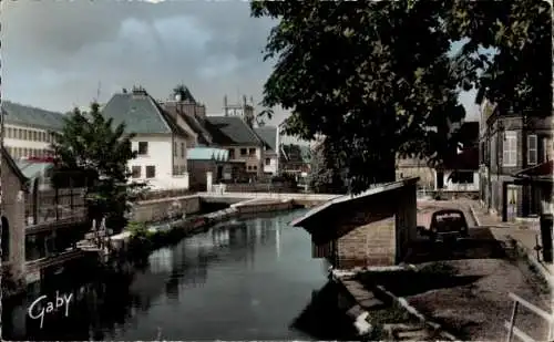 Ak Louviers Eure, Quai des Lavandieres et l'Eure