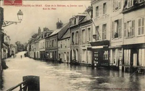 Ak Neufchâtel en Bray Seine Maritime, Rue du Pont, Hochwasser 24. Januar 1910