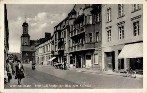 Ak Wittstock Dosse in der Prignitz, Ernst Lück Straße, Rathaus