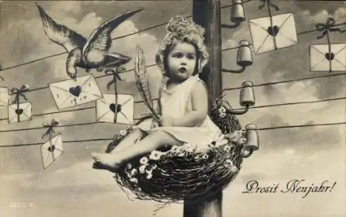 Ak Glückwunsch Neujahr, Kind im Vogelnest, Briefe, Taube, Telefonleitung