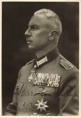 Foto Ak Oskar Prinz von Preußen, Portrait, Uniform, Orden, Autogramm
