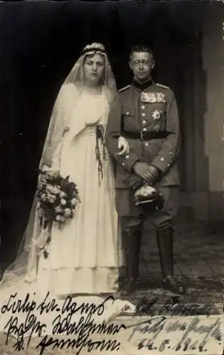 Foto Ak Prinz Waldemar v. Preußen, Calixta Agnes Adelheid z. Lippe Biesterfeld, Hochzeit, Autogramme