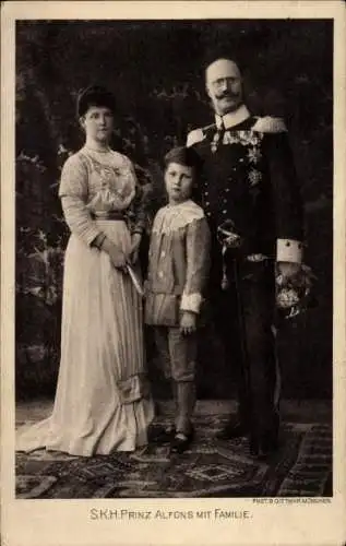 Ak Prinz Alfons von Bayern, Louise Victoire d’Orléans, mit Sohn Joseph Clemens