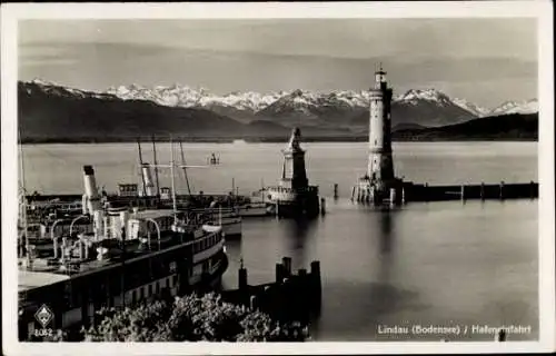 Ak Lindau am Bodensee Schwaben, Hafeneinfahrt, Leuchtturm