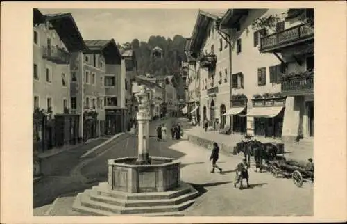 Ak Berchtesgaden in Oberbayern, Marktplatz, Brunnen