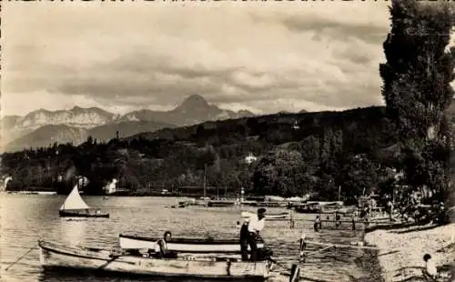 Ak Amphion les Bains Haute Savoie, Ufer des Genfersees und Strand, im Hintergrund die Dent d'Oche