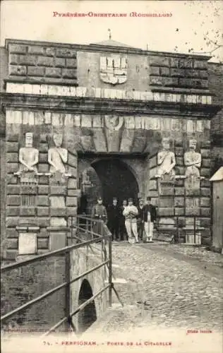 Ak Perpignan Pyrénées Orientales, Porte de la Citadelle