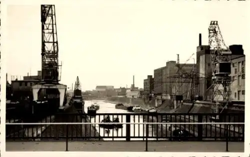 Foto Ak Neuss am Rhein, Hafen