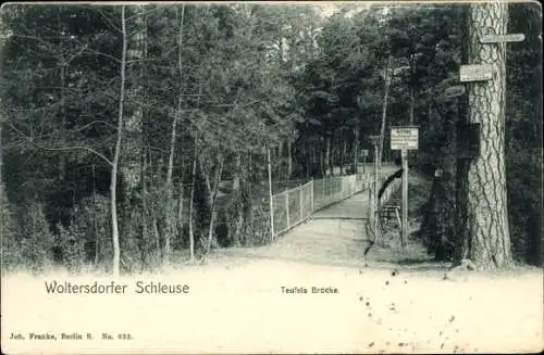 Ak Woltersdorf bei Berlin, Woltersdorfer Schleuse, Teufelsbrücke