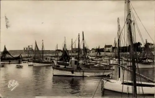 Ak La Cotinière Saint Pierre d'Oléron Charente Maritime, Hafen