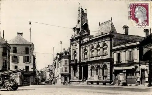 Ak Meulan in Yvelines, Rathaus von Meulan