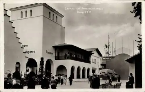 Ak Paris, Weltausstellung 1937, Basque, Béarnais, Bigorre