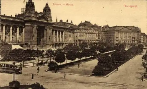 Ak Budapest Ungarn, Börse, Straßenbahn