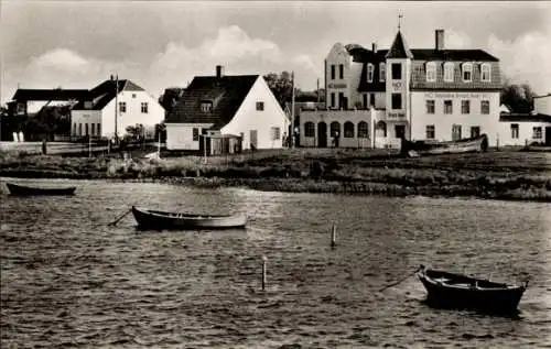 Ak Vitte Insel Hiddensee, HOG Strand-Hotel, Ruderboote