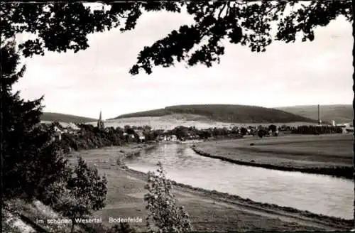 Ak Bodenfelde an der Weser, Blick über die Weser zum Ort