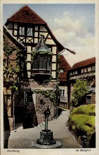 Ak Lutherstadt Eisenach in Thüringen, Wartburg, Burghof