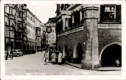 Foto Ak Innsbruck in Tirol, Straße, Geschäfte, Hotel, Jahr 1952