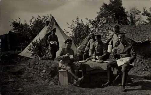 Foto Ak Deutsche Soldaten in Uniformen, I WK