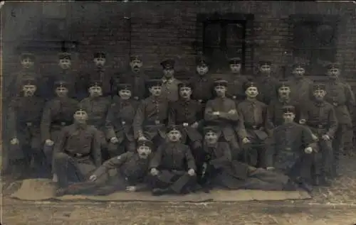 Foto Ak Wesel am Niederrhein, Deutsche Soldaten in Uniformen, I WK