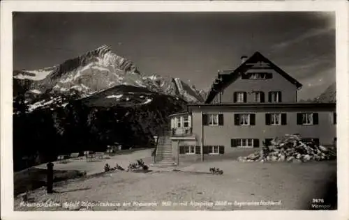 Ak Garmisch Partenkirchen in Oberbayern, Kreuzeck-Alm, Adolf Zoeppritz Haus, Zugspitze, Winter