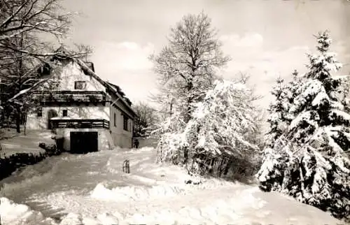 Ak Dörnholthausen Sundern im Sauerland, Haus Attenberg, Winter, Schlitten