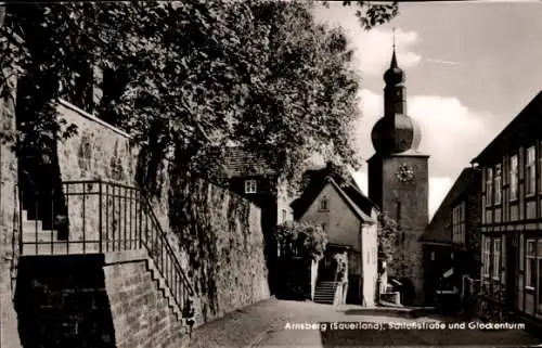 Ak Arnsberg im Sauerland, Schlossstraße und Glockenturm