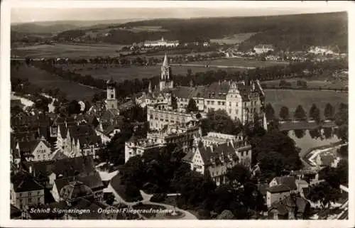 Ak Sigmaringen an der Donau, Schloss Sigmaringen, Fliegeraufnahme