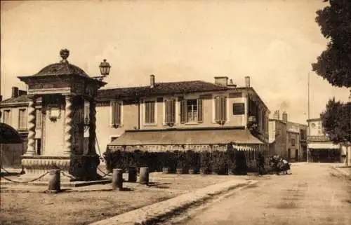 Ak Le Château-d'Oléron Charente Maritime, Renaissance-Brunnen