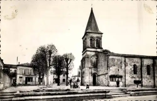 Ak Jarnac-Champagne Charente-Maritime, La Place de l’Eglise, der Tabakladen