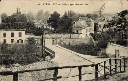 Ak Versailles Yvelines, Grille et Pont Saint Martin