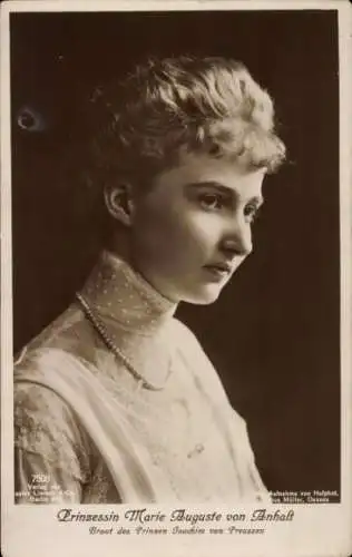Ak Prinzessin Marie Auguste von Anhalt, Braut des Prinzen Joachim von Preußen, Porträt