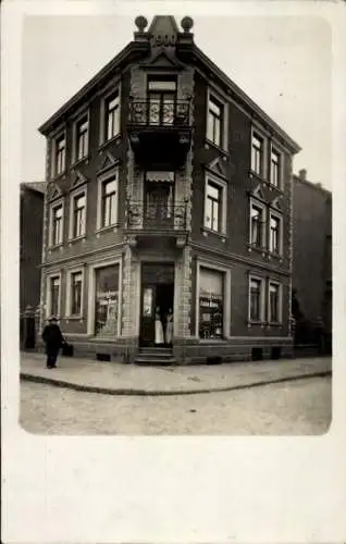 Foto Ak Dresden, Eckgebäude, Wohnhaus, Geschäftshaus