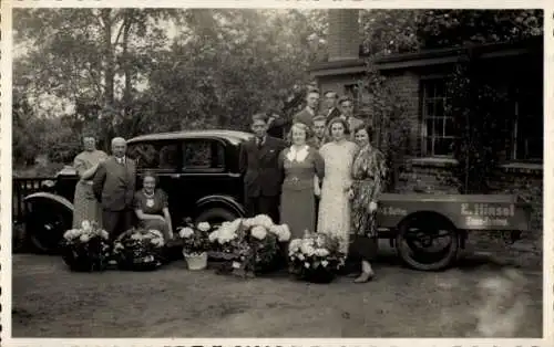 Ak Frintrop Essen im Ruhrgebiet, E. Hinsel, Automobil, Gruppenfoto