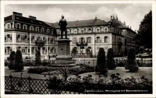 Ak Zweibrücken in der Pfalz, Herzogplatz, Bismarckdenkmal