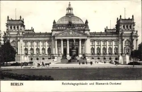 Ak Berlin Tiergarten, Bismarckdenkmal vor dem Reichstagsgebäude
