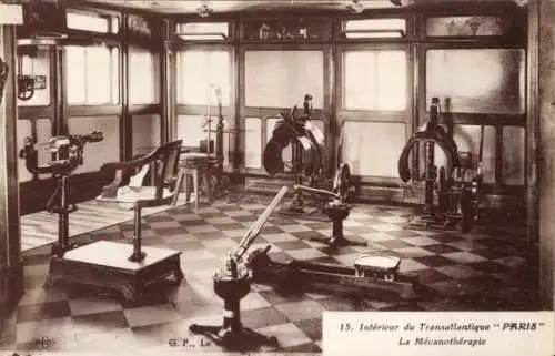 Ak Passagierschiff Paris, CGT, Innenansicht, Sportgeräte, Mechanotherapie
