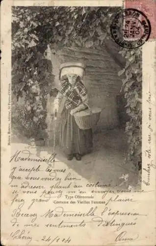 Ak Ile d'Oberon Charente Maritime, alte Frau in Tracht