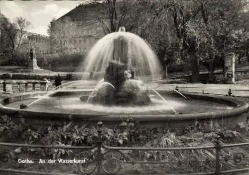 Ak Gotha in Thüringen, An der Wasserkunst, Wasserfontäne